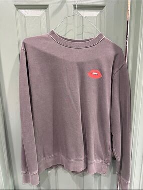 Women's Mauve Crewneck Sweater with Red Lip Accent